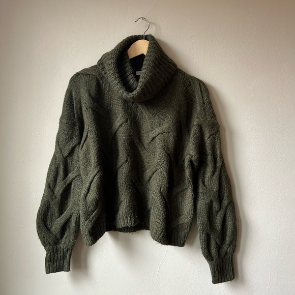 Like New!! Green Turtleneck sweater from Madewell! - Picture 2 of 7
